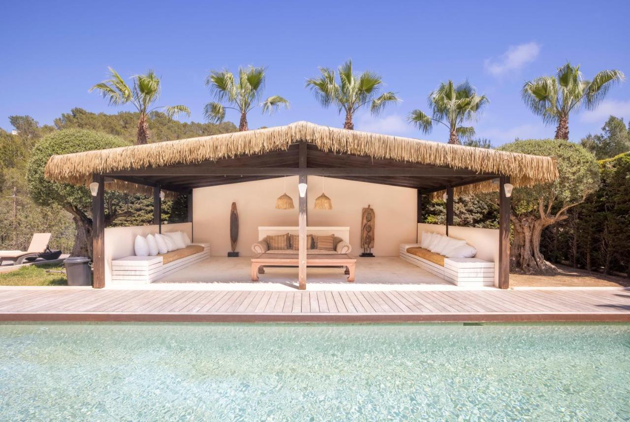 Oasis Villas Complex Cala Llonga  Exteriör bild