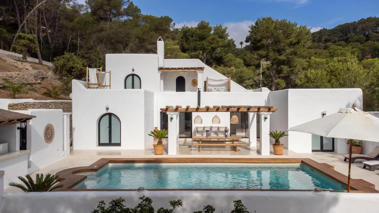 Oasis Villas Complex Cala Llonga  Exteriör bild