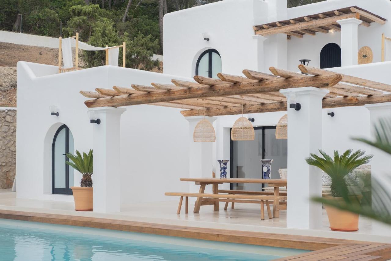 Oasis Villas Complex Cala Llonga  Exteriör bild