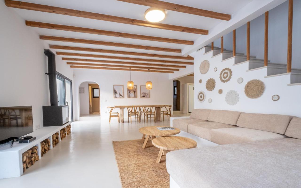 Oasis Villas Complex Cala Llonga  Exteriör bild