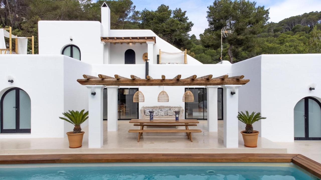 Oasis Villas Complex Cala Llonga  Exteriör bild