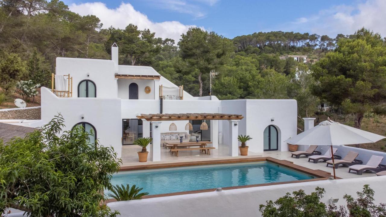 Oasis Villas Complex Cala Llonga  Exteriör bild