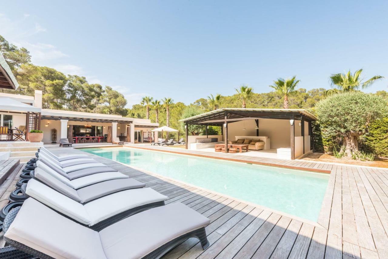 Oasis Villas Complex Cala Llonga  Exteriör bild