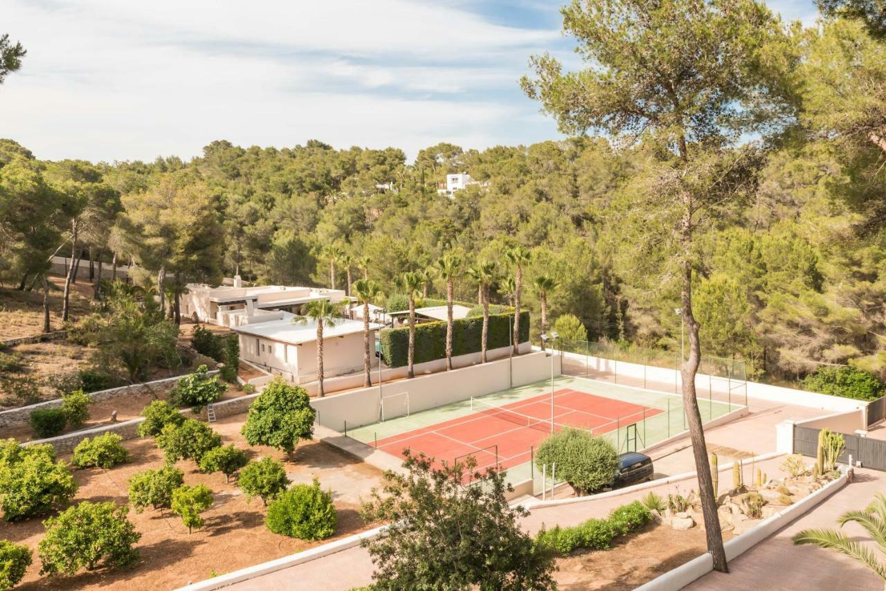 Oasis Villas Complex Cala Llonga  Exteriör bild