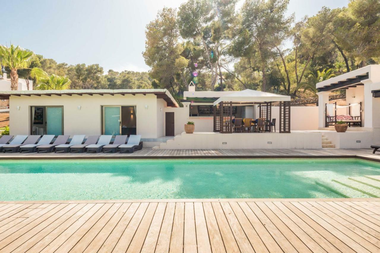 Oasis Villas Complex Cala Llonga  Exteriör bild